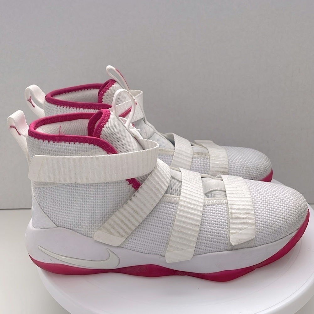 Nike 'Lebron Soldier 11' Kay Yow GS Shoes 918369-102 White Pink Cancer Sz 3Y